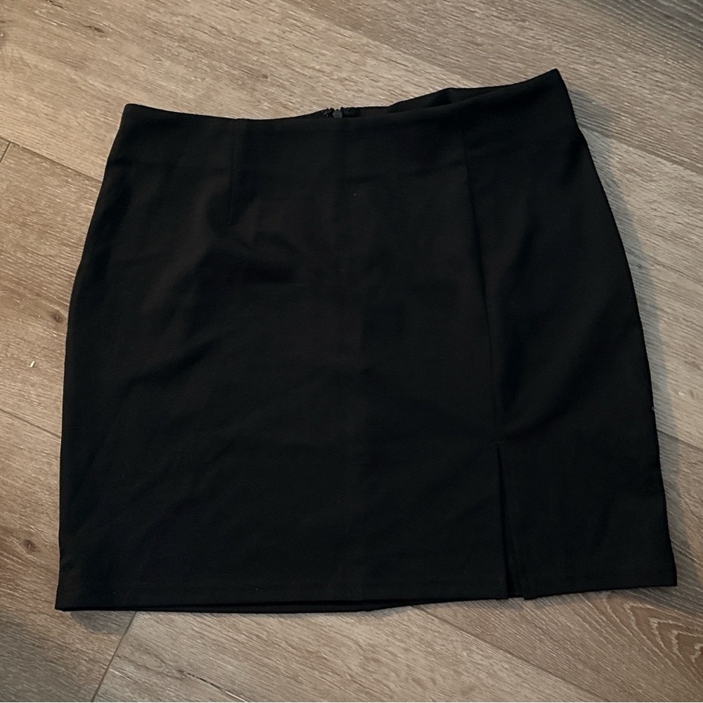 Elegant Black Women's Skirt